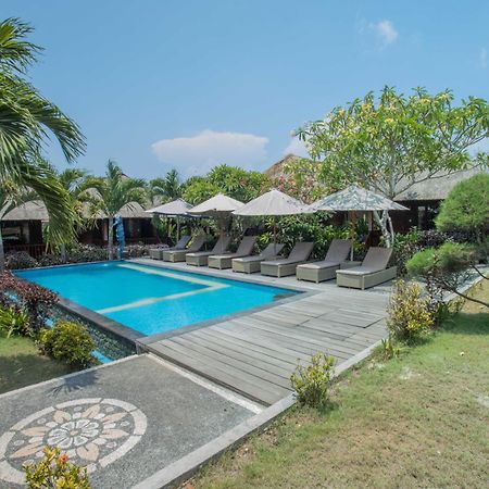 Lembongan Mantra Huts Hotel Exterior photo
