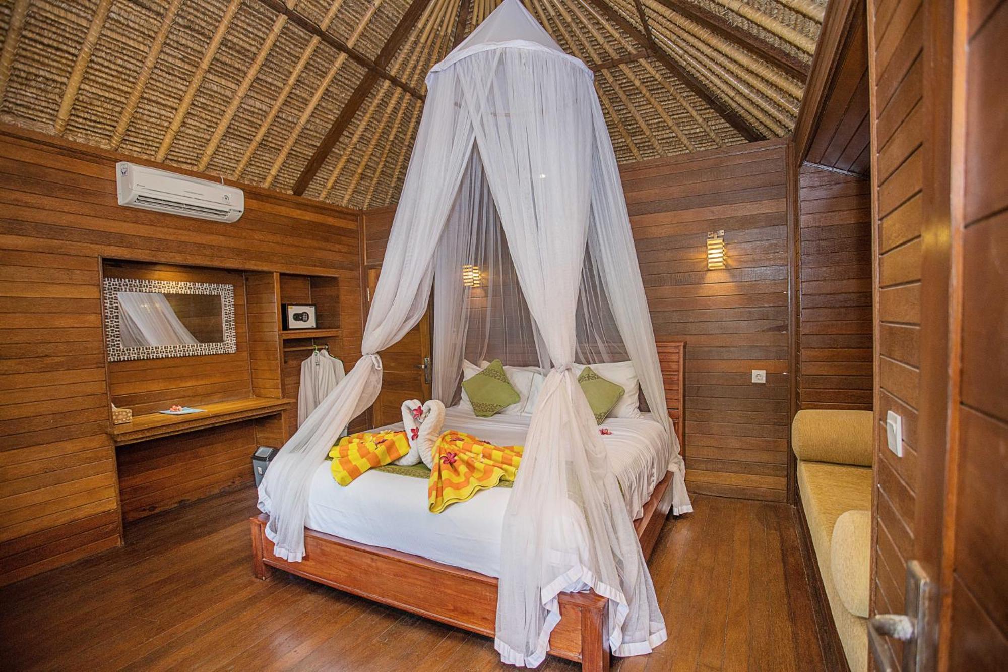 Lembongan Mantra Huts Hotel Exterior photo